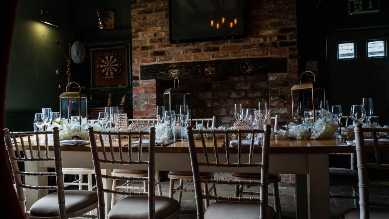 The Vicarage Hotell Holmes Chapel Eksteriør bilde