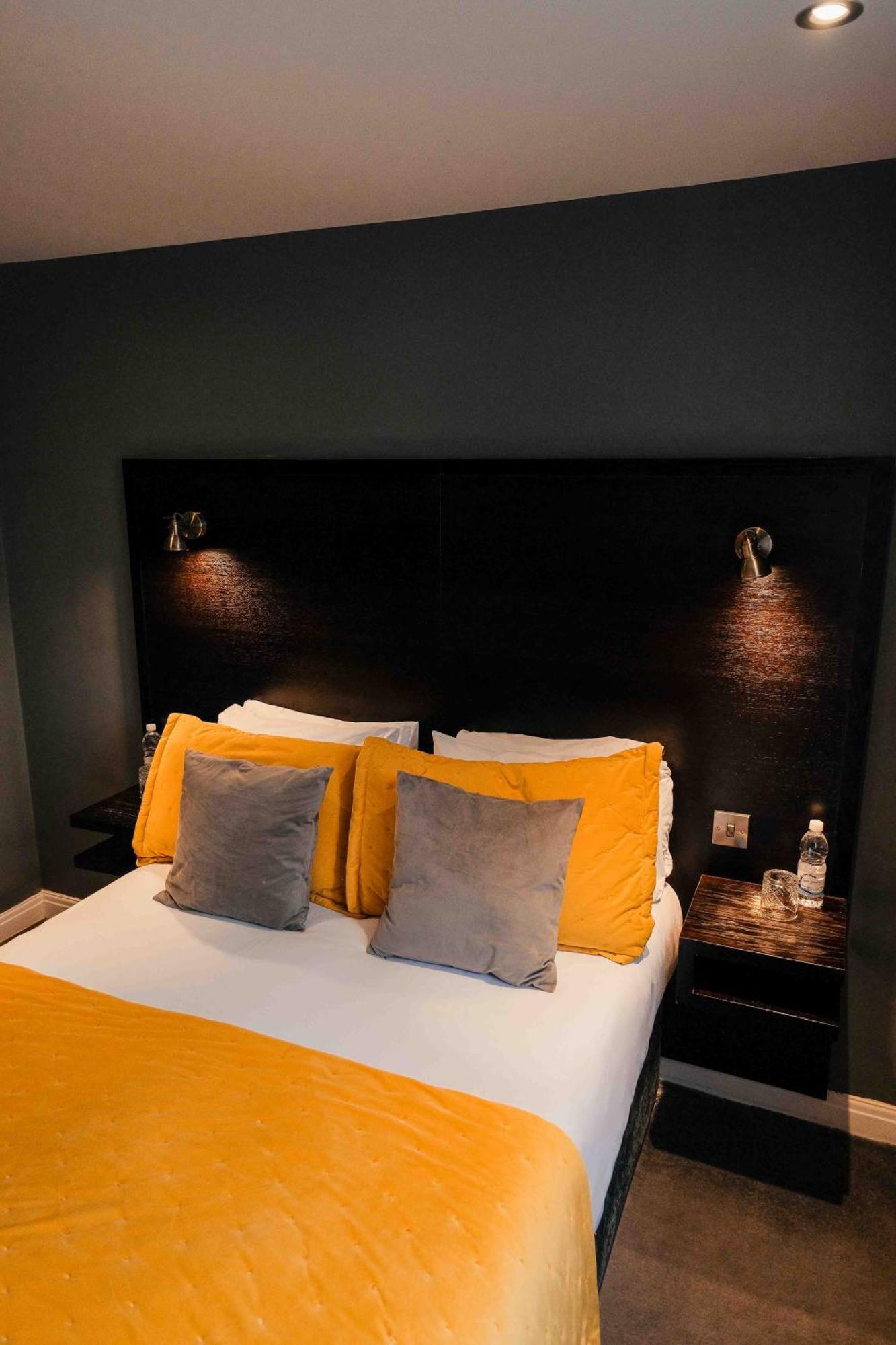 The Vicarage Hotell Holmes Chapel Eksteriør bilde