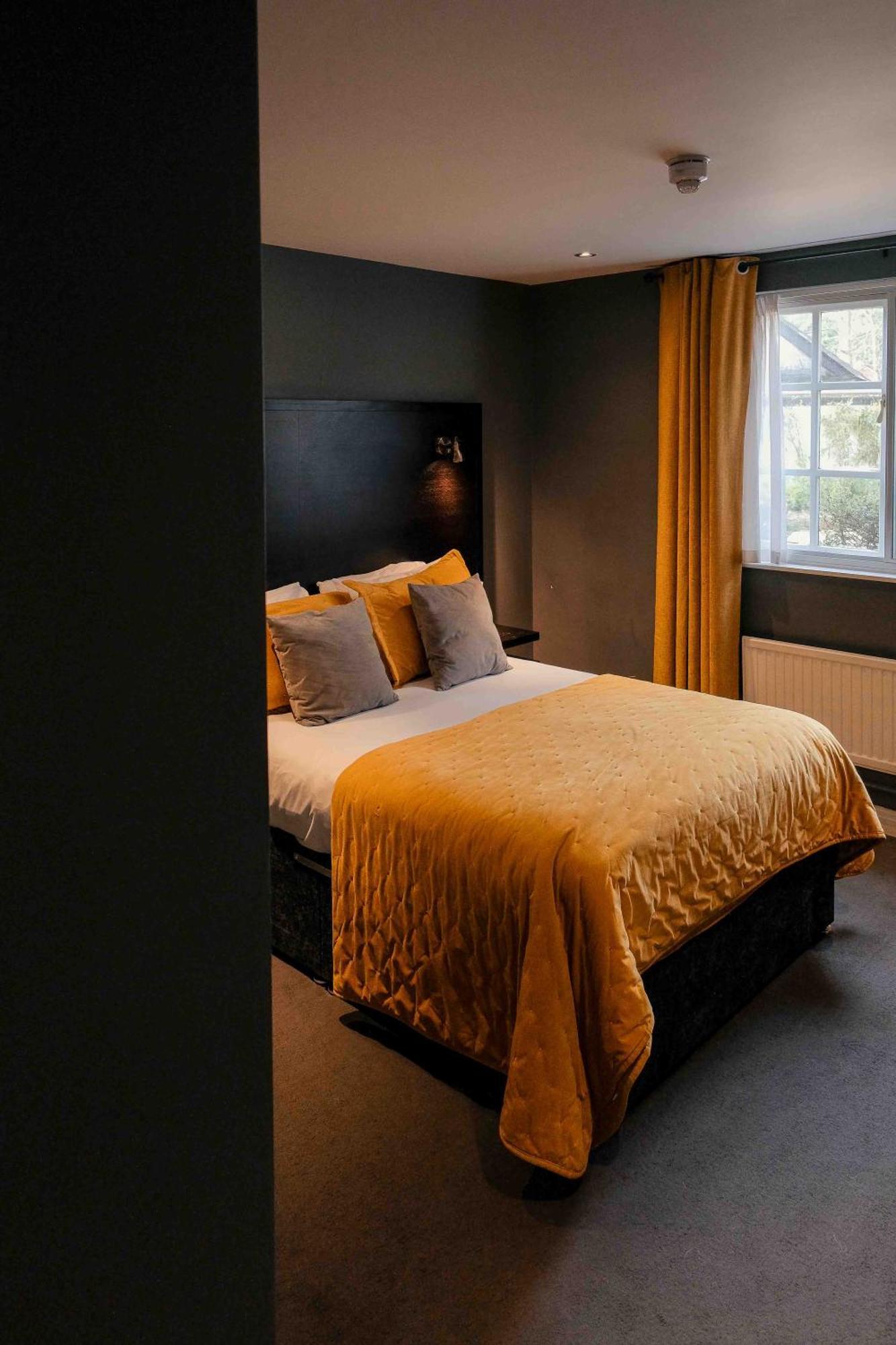 The Vicarage Hotell Holmes Chapel Eksteriør bilde