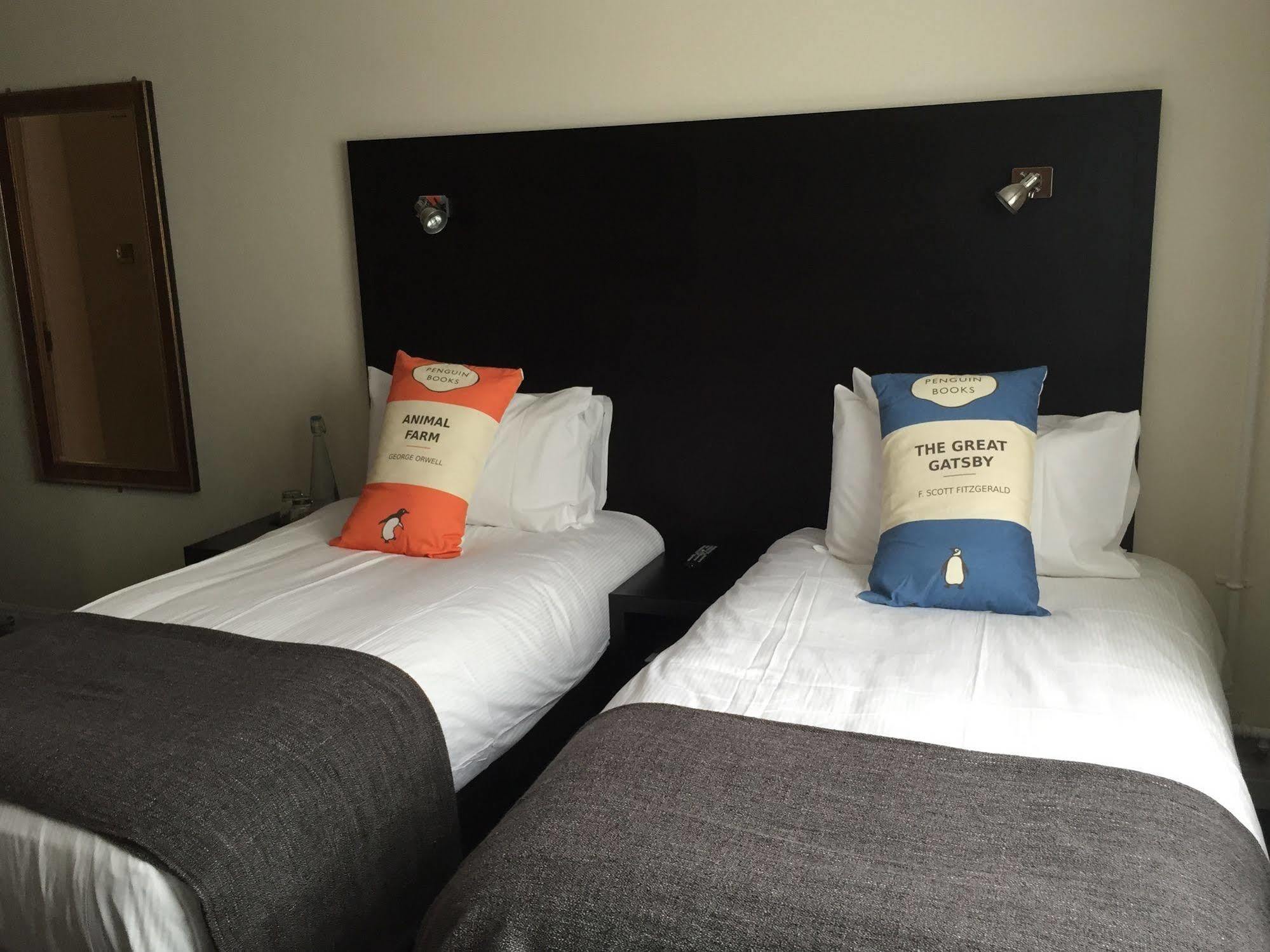 The Vicarage Hotell Holmes Chapel Eksteriør bilde